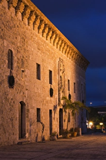 Images Dated 22nd December 2009: Dominican Republic, Santo Domingo, Zona Colonial, Museo de las Casas Reales, evening
