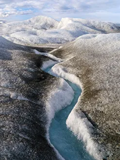 Frozen Prints: Drainage system on the surface of the ice sheet