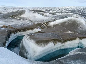 Frozen Prints: Drainage system on the surface of the ice sheet