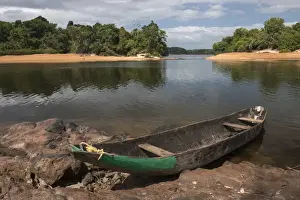 Images Dated 6th December 2015: Dugout Canoe Fairview Iwokrama Reserve GUYANA South America