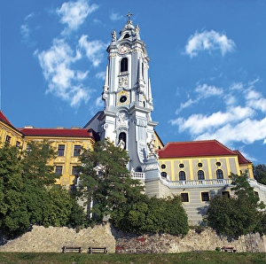 Images Dated 6th March 2012: Durnstein, Austria, Wachau Valley, Danube River, Drnstein Monastery