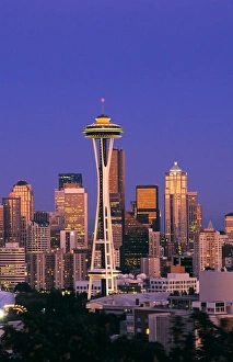 Images Dated 15th November 2007: Dusk on the Seattle skyline