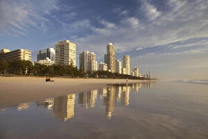 Images Dated 27th August 2008: Early morning light, Surfers Paradise, Gold Coast, Queensland, Australia