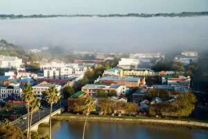 Images Dated 29th November 2006: Early Morning Mist over Whanganui River, Wanganui, North Island, New Zealand