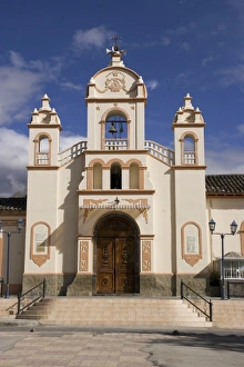 Images Dated 2nd October 2006: Ecuador, Imbabura Province, Otavalo. Catholic church