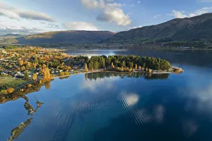 Central Otago Prints: Eely Point, Lake Wanaka, in autumn, Otago, South Island, New Zealand