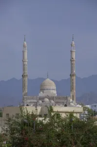 Images Dated 8th May 2009: Egypt, Sinai Peninsula, Gulf of Tiran, Sharm El-Sheik. Local mosque