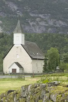 Images Dated 8th June 2004: EidFjord church nesteld in the magnificant Eidfjord valley