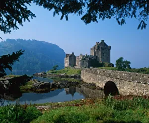 Images Dated 12th May 2011: Eilean Donan Castle, Highlands, Scotland