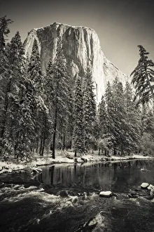 Images Dated 9th December 2020: El Capitan above the Merced River in winter, Yosemite National Park, California, USA