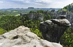 Images Dated 28th May 2015: Elbe Sandstone Mountains (Elbsandsteingebirge) in the Saxon Switzerland NP (Saechsische