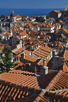 Images Dated 12th May 2007: Elevated view of Old Town Dubrovnik, Croatia a UNESCO World Heritage Site