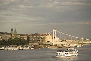 Elizabeth Bridge viewed from the Liberty Bridge, Budapest, Hungary, Europe