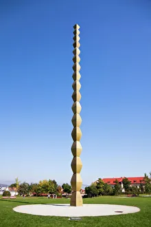 Trending: The Endless Column by Constantin Brancusi, Targu Jiu, 1938