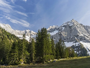 Images Dated 10th May 2012: Eng Valley, Karwendel mountain range