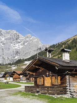 Images Dated 11th May 2012: Eng Valley, Karwendel mountain range, Austria