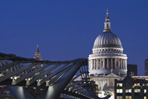 Images Dated 11th January 2007: ENGLAND, London: Southwark / Bankside, Millennium Bridge & St. Pauls Cathedral