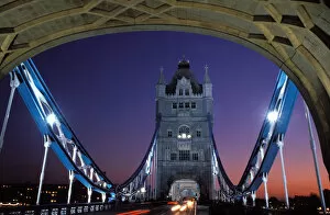 Images Dated 27th July 2006: England, London, Tower Bridge at dusk