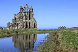 Images Dated 5th May 2017: England, North Yorkshire, Whitby. North Sea, East cliff