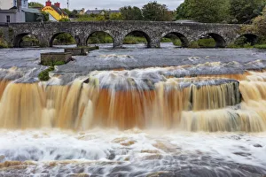 Images Dated 22nd May 2020: Ennistymon Falls on the Cullenagh River in Ennistymon, Ireland