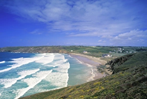 Images Dated 8th June 2011: EU, France, Brittany, Finistere, Pointe Du Raz. Baie des Trepasses, Beach