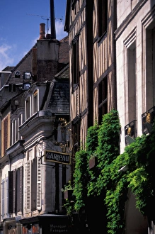 Images Dated 31st May 2005: EU, France, Burgundy, Yonne, Auxerre. Half-timbered house details