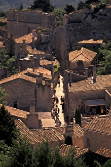 Images Dated 31st May 2005: EU, France, Provence, Bouches-du-Rhone, Les Baux de Provence. Village view