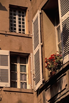 Images Dated 31st May 2005: EU, France, Provence, Bouches-du-Rhone, Aix-en-Provence. Window in Old Aix