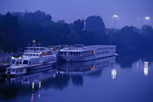 Images Dated 31st May 2005: EU, France, Provence, Vaucluse, Avignon. Rhone River Cruiseboats, dawn view