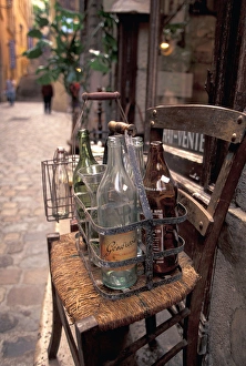 Images Dated 13th June 2011: EU, France, Rhone Valley, Vallee du Rhone, Lyon. Vieux (old) Lyon, Antiques for Sale
