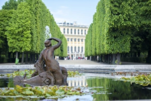 Europe, Austria, Vienna, Schonbrunn Palace, garden fountain