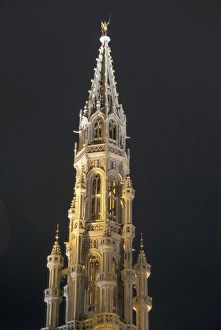 Europe, Belgium, Brabant, Brussels Grand Place, evening, tower of Hotel de Ville