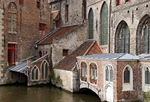 Europe, Belgium, Brugges. Scenic canals of Brugges