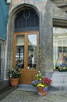Images Dated 4th April 2008: Europe, Belgium, West Flanders, Bruges, Restaurant entrance