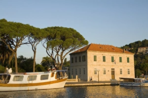 Images Dated 2nd October 2006: Europe, Croatia, Dalmatia, Hvar Island, Jesla town