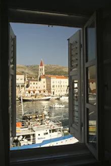 Images Dated 27th September 2006: Europe, Croatia, Dalmatia, Trogir, a UNESCO World Heritage site. Seafront with boats