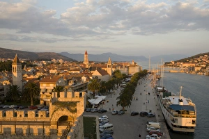 Images Dated 28th September 2006: Europe, Croatia, Dalmatia, Trogir, a UNESCO World Heritage site. Historic center with cathedrals