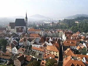 Images Dated 15th September 2006: Europe, Czech Republic, Cesky Krumlov. Autumn mist spills over the medieval town