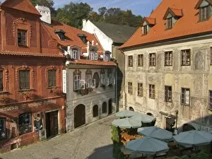 Images Dated 15th September 2006: Europe, Czech Republic, Cesky Krumlov. Namesti Na louzi, a small square in the Inner Town