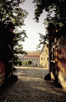 Images Dated 8th June 2011: Europe, Czech Republic, South Bohemia, Cesky Krumlov Courtyard of Krumlov Chateau