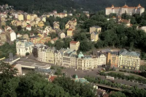 Images Dated 5th January 2004: Europe, Czech Republic, West Bohemia, Karlovy Vary (Carlsbad) Spa town view