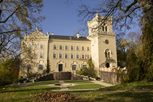 Images Dated 28th October 2014: Europe, Czech Republic, West Bohemia, Karlovy Vary, Chyse Castle