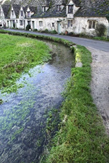Images Dated 21st January 2007: Europe, England, Gloucestershire, stream flowing through Cotswolds villiage
