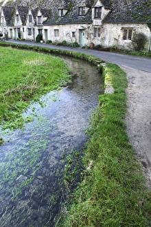 Images Dated 21st January 2007: Europe, England, Gloucestershire, stream flowing through Cotswolds villiage
