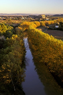 Images Dated 1st December 2005: Europe, France, Argens-Minervois, Aude. Canal du Midi