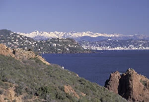Images Dated 16th June 2004: Europe, France, Cote d Azur Cannes seen from Corniche d Esteral