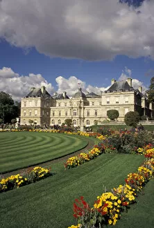 Europe, France, Paris. Jardin de Luxembourg, Palais de Luxembourg