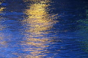 Images Dated 16th November 2008: Europe, France, Paris. Night Reflections, Seine River