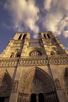 Images Dated 13th July 2004: Europe, France, Paris, Notre Dame, later afternoon