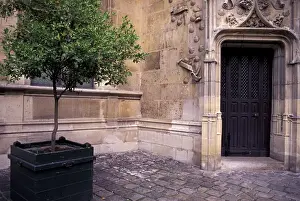 Images Dated 6th August 2010: Europe, France, Paris. Octagonal tower of the Musee de Cluny